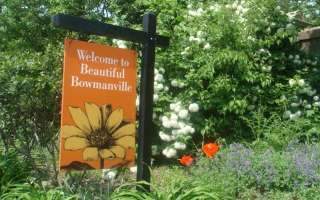 Bowmanville Garden welcome signs